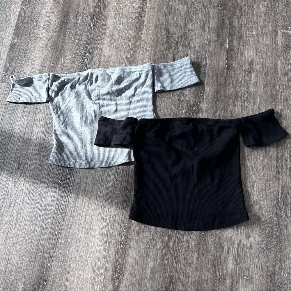 Size small Off-Shoulder Ribbed Top Duo - Black & Light Gray